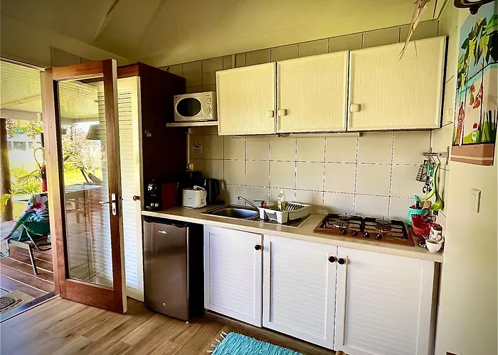 Linareva Moorea Beach Resort